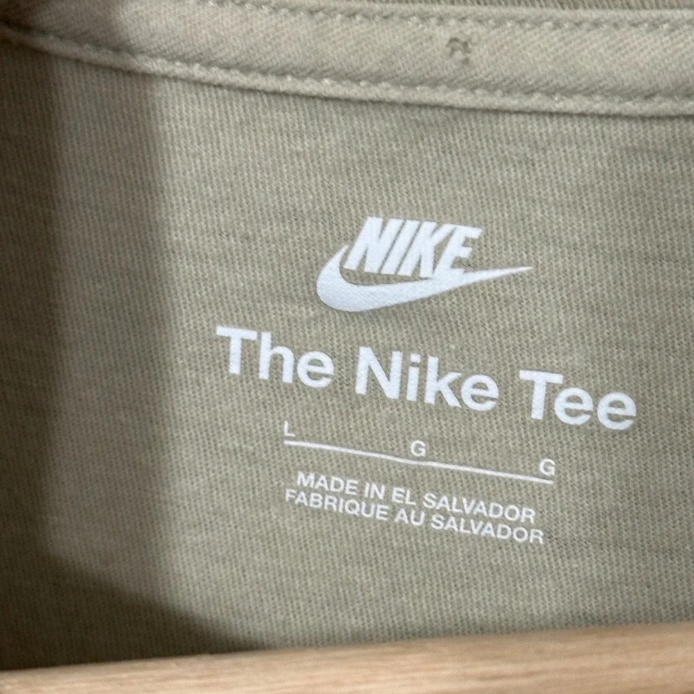 Nike‎ The Nike Tee Tan Brown Mens Size Large All Over Print Swoosh Logo T-Shirt